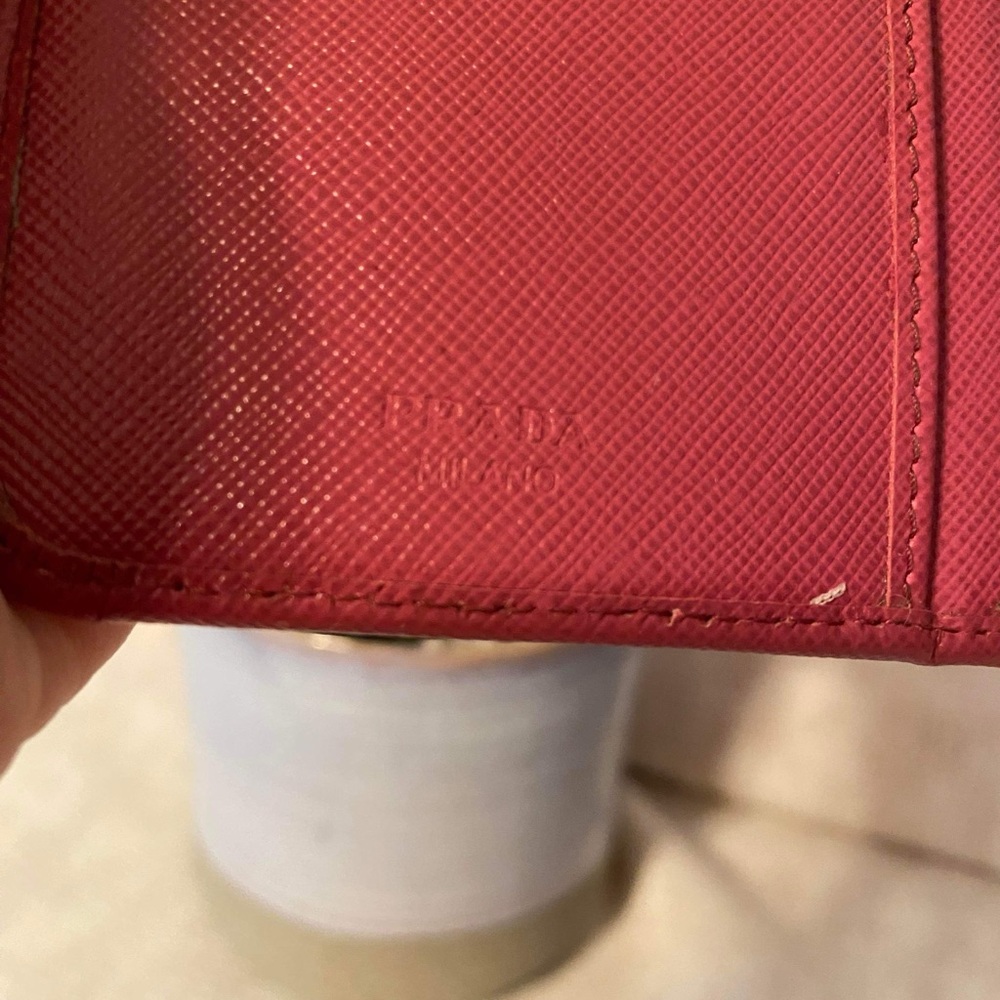 GUC Prada Saffiano Wallet - Picture 6 of 6